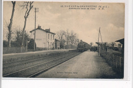 NOYANT LA GRAVOYERE - Arrivée Du Train En Gare - Très Bon état - Autres & Non Classés