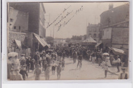 SAINT OUEN : Carte Photo De La Cavalcade En 1905 (manège) - Bon état (trace Au Dos) - Saint Ouen