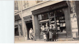 A LOCALISER  : Carte Photo PARIS? Maroquinerie, Librairie - Très Bon état - Fotos