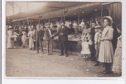 MONTGERON : Carte Photo D'un Stand De La Fête Foraine En 1911 - état (plié) - Montgeron