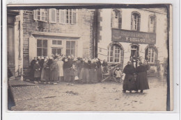 CARHAIX : Carte Photo De La Charcuterie Carhaisienne QUILLIOU - Très Bon état - Carhaix-Plouguer