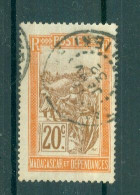 MADAGASCAR - N°100 Oblitéré - Transport En Filanzane. - Used Stamps