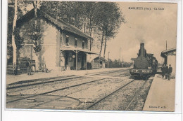 MARLIEUX : La Gare - Etat (petite Dechirure) - Non Classés