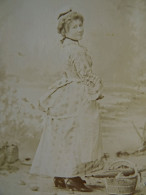 Photo CDV Taponier à Reims  Jeune Fille  Albertine Portalis (1872-1902)  Robe à Tournure  CA 1890-95 - L679A - Anciennes (Av. 1900)
