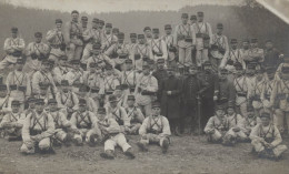 CARTE PHOTO GROUPE DE MILITAIRE  CPA BON ETAT - Régiments