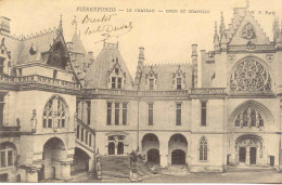 CPA - PIERREFONDS - LE CHATEAU - COUR ET CHAPELLE (IMPECCABLE) - Pierrefonds