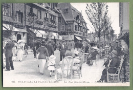 CPA  - CALVADOS - DEAUVILLE PLAGE FLEURIE - LA RUE GONTAUT BIRON - Belle Animation - Deauville