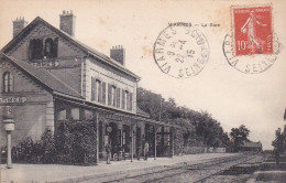 La Gare : Vue Intérieure - Viarmes