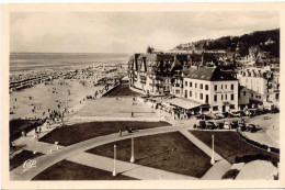 CPSM - TROUVILLE - LES GRANDS HOTELS SUR LA PLAGE (1952) - Trouville