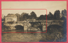 Carignan Ardennes Carte Photo : Pont Endommagé - Camion Allemand Immobilisé - Arrivée Attelage - Guerre De 1914-18. - Autres & Non Classés
