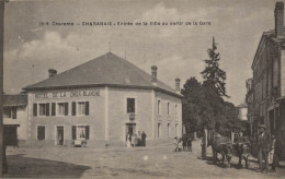 16 CHABANAIS ENTREE DE LA VILLE AU SORTIR DE LA GARE ATTELAGE DE BOEUF HOTEL DE LA CROIX BLANCHE CPA BON ETAT - Autres & Non Classés