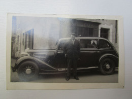 CPA PHOTO VOITURE ANCIENNE VIEIL HOMME COMMERCE TAILLEUR - Turismo