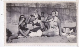 3 Photos De Particulier 1948 Vendée Saint Gilles Croix De Vie  Divers Vues  Réf 29824 - Persone Anonimi