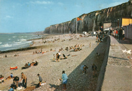 - 76 - SAINT-VALERY-EN-CAUX. - La Plage Et Les Falaises - - Saint Valery En Caux