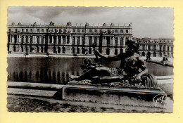 78. VERSAILLES – Le Château Et Les Parterres D'eau / Le Rhône Par Tuby (voir Scan Recto/verso) - Versailles (Château)