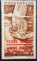 TIMBRE TAAF PA 1 Timbre Aérien De Madagascar Avec Surcharge Rouge. - ...-1955 Prephilately