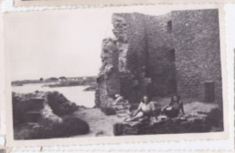 3 Photos De Particulier 1948 Vendée Ile D'Yeu Divers Vues   Réf 29826 - Luoghi