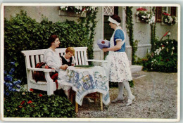 39735005 - Frau Kind Dienstmaedchen - Werbepostkarten