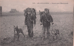 LES DOUANIERS DEPART POUR L'EMBUSCADE - Dogana