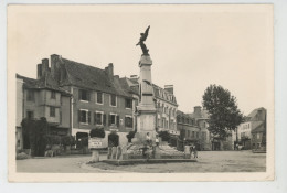 ALLASSAC - Monument Aux Morts Et Place Du Marché - Autres & Non Classés