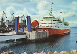 CHERBOURG CAR FERRY AU PORT D EMBARQUEMENT - Cherbourg