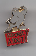 Pin's Médias Réponse à Tout Oiseau Pigeon Colombe Réf 5758 JL - Medias