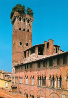 1 AK Italien / Italy * Palast Und Turm Guinigi - In Der Stadt Lucca - Der Turm Ist Mit Steineichen Bepflanzt * - Lucca