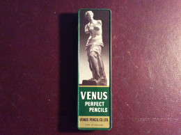 Ancienne Boite Métal Crayons VENUS Perfect Pencils ( Vénus De Milo ) - Stylos