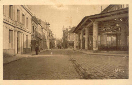 CPA - BRAY SUR SEINE - LES HALLES ET LA MAIRIE (RARE ET BEAU CLICHE) - Bray Sur Seine