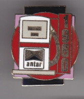 Pin's Pompe De Carburant Antar 1960 Réf 7888JL - Brandstoffen