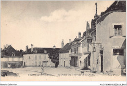 AASP10-0865 - VERMENTON - La Place Du Thureau Et La Poste - Vermenton