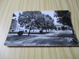 CPSM Saint-Maixent-L'Ecole (79).Caserne Coiffé. - Saint Maixent L'Ecole