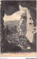 ADZP3-95-0249 - HAUTE-ISLE - Intérieur Du Pigeonnier De Boileau Et Vue Sur Le Donjon De La Roche-guyon - Haute-Isle