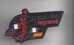 Pin's Trophée Legrand Basketball Réf 7839JL - Basketbal