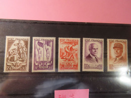 FRANCE, SERIE PETAIN NEUF, GOMME AVEC DEFAUTS, COTATION : 115 € SI LUXE** - Unused Stamps