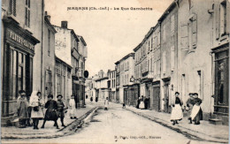 17 MARANS - La Rue Gambetta - Autres & Non Classés