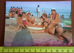 #14  Man Woman - Couple On Vacation - On The Beach In A Bathing Suit Femme En Vacances - Sur La Plage En Maillot De Bain - Persone Anonimi