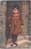 LONDON: A YEOMAN OF THE GUARD - Tower Of London