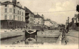 Troyes - Bateau Sortant De L Ecluse - Autres & Non Classés