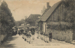 36 LOURDOUEIX SAINT-MICHEL. La Fête-Dieu Vers 1910 (carte Rare Sur Delcampe)... - Other & Unclassified