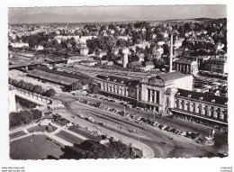 68 En Avion Au Dessus De MULHOUSE N°26 GARE SNCF Et Quartier Résidentiel Château D'Eau Cheminée Wagons Loco Vapeur BUS - Mulhouse