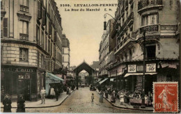 Lavallois Perret - La Rue Du Marche - Levallois Perret