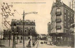 Le Perreux - La Place De La Republique - Le Perreux Sur Marne