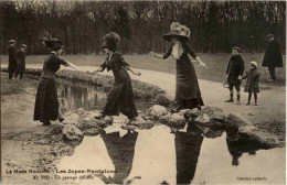 Paris - Les Jupes Pantalona - Mode