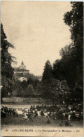 Aix Les Bains - Le Parc Pendant La Musique - Aix Les Bains