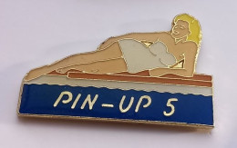 FF435 Pin's Pin'up Pin'ups Pin'up Sexy 5 Baigneuse Nue Nu  Achat Immédiat - Pin-ups