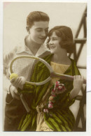 T1240/ Tennis  Junges Paar Mit Tennisschläger Foto AK Ca.1925  - Jeux Olympiques