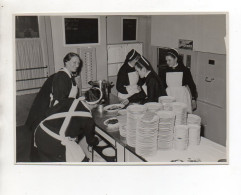 F6614/ Schwestern In Der Küche Großküche Foto Ca.1950 19 X 13,5 Cm - Ohne Zuordnung