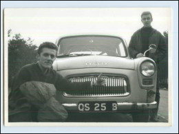 W7E76/ Auto Ford Anglia Foto AK Ca.1960   (b) - Sonstige & Ohne Zuordnung