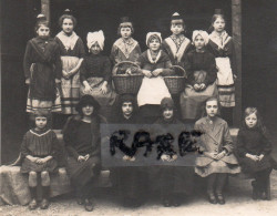 PHOTO ANCIENNE,15,CANTAL,MASSIAC,FETE DE FIN D'ANNEE,SPECTACLE,DEGUISEMENT,ECOLE COMMUNALE DE FILLES,RARE - Orte